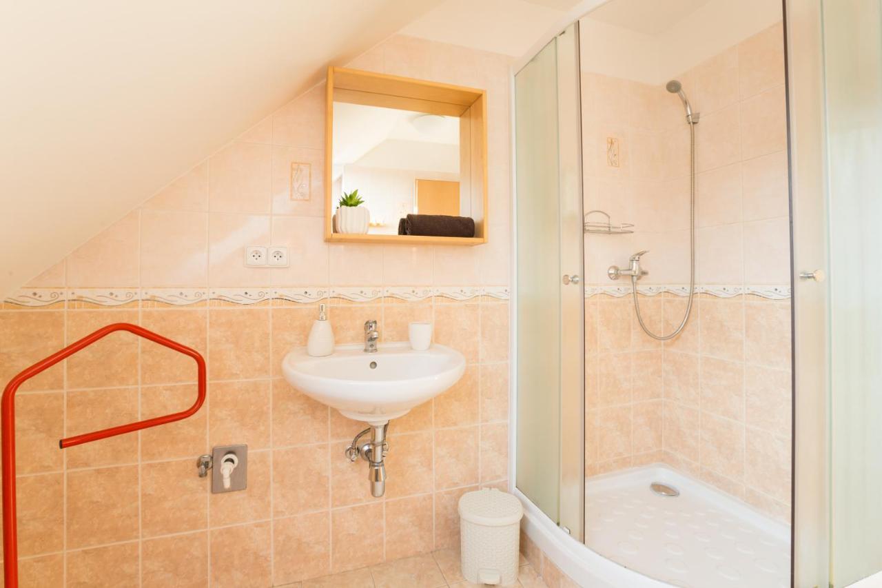 Jane'S Charming Apartment Prague Luaran gambar